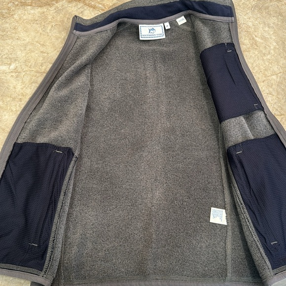 Southern Tide Youth Vest - Picture 5 of 6